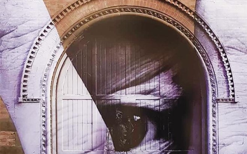 Liu Bolin… l’uomo invisibile